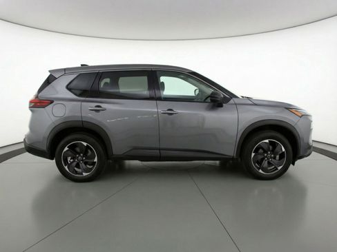 Used 2025 Nissan Rogue SV image 11