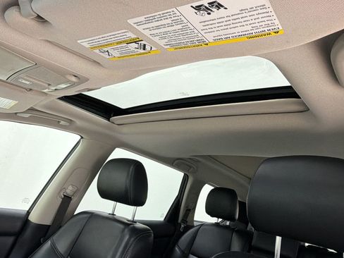 Used 2018 Nissan Pathfinder SL w/ SL Premium Package FWD image 25
