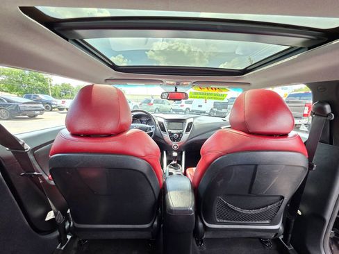 Used 2014 Hyundai Veloster w/ Technology Package 03 FWD image 13