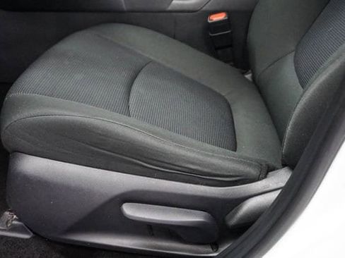 Used 2024 Toyota RAV4 LE AWD/4WD image 7
