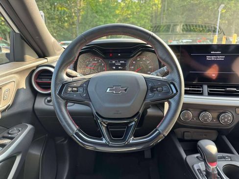 Used 2024 Chevrolet Trax RS w/ Driver Confidence Package FWD image 21