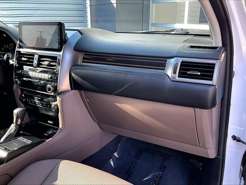 Used 2023 Lexus GX 460 Premium w/ Premium Package AWD/4WD image 16