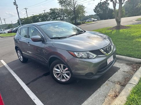 Used 2019 Nissan Rogue Sport S w/ Appearance Package AWD/4WD image 8