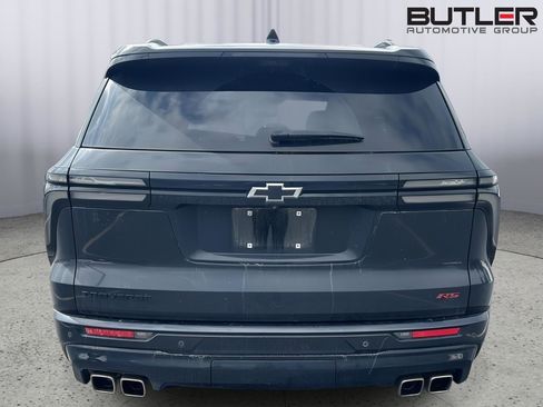 Used 2024 Chevrolet Traverse RS FWD image 4