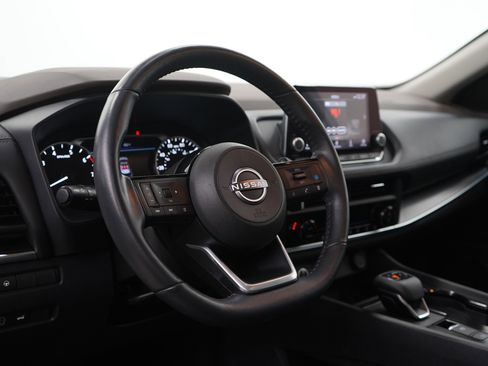 Used 2023 Nissan Rogue SV w/ SV Premium B Package image 18