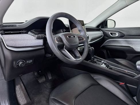 Used 2022 Jeep Compass Latitude AWD/4WD image 9