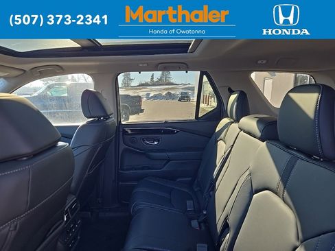 New 2025 Honda Pilot Touring image 12