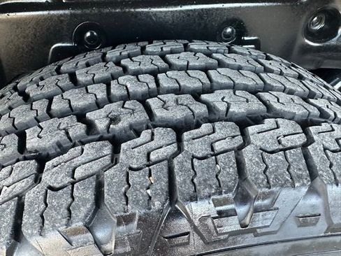 Used 2018 Jeep Wrangler Unlimited Sahara image 22