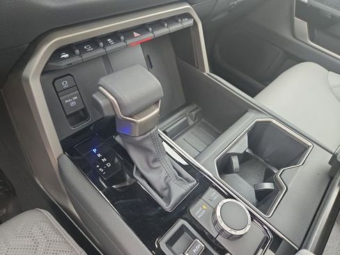 Used 2025 Toyota Tundra Limited image 23