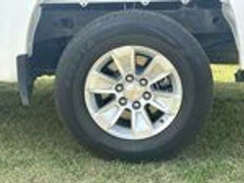 Used 2025 Chevrolet Silverado 1500 LT RWD image 22
