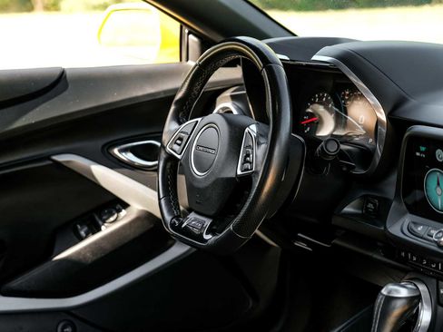 Used 2017 Chevrolet Camaro SS RWD image 16