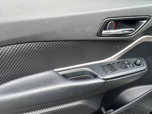 Used 2021 Toyota C-HR LE image 14