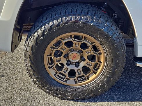 Used 2018 Toyota 4Runner Limited image 7