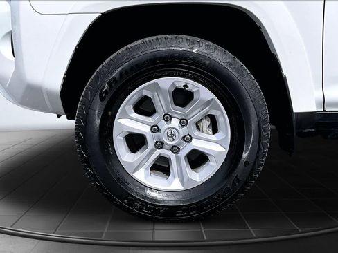 Used 2024 Toyota 4Runner SR5 Premium w/ Moonroof Package AWD/4WD image 8