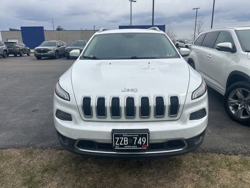 Used 2018 Jeep Cherokee Limited AWD/4WD image 2