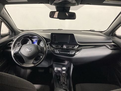 Used 2018 Toyota C-HR XLE FWD image 22