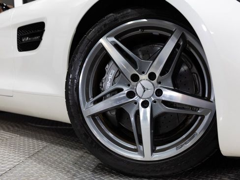 Used 2018 Mercedes-Benz AMG GT Roadster w/ Exclusive Interior Package image 8