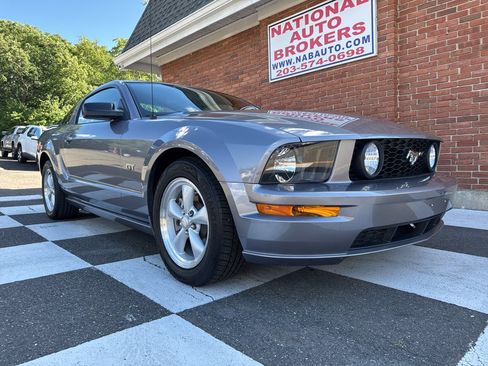 Used 2007 Ford Mustang GT RWD image 7
