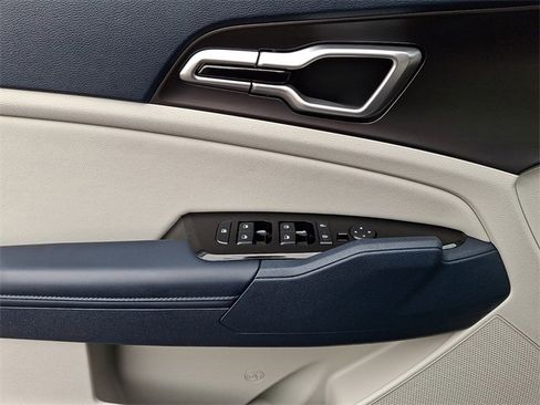 Certified 2023 Kia Sportage EX image 12