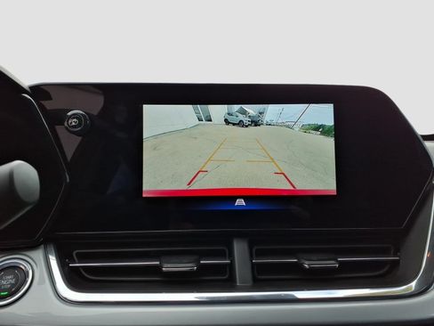 Used 2026 Chevrolet Trax LT w/ LT Convenience Package FWD image 18