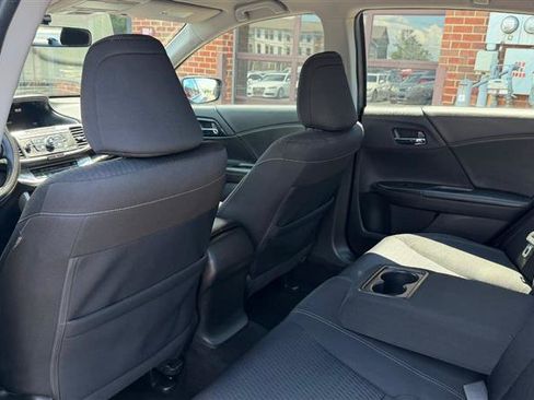 Used 2015 Honda Accord Sport image 20