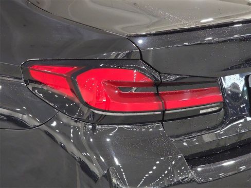 Used 2023 BMW 530e w/ M Sport Package image 31