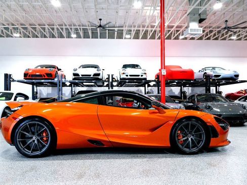 Used 2018 McLaren 720S Performance RWD image 13