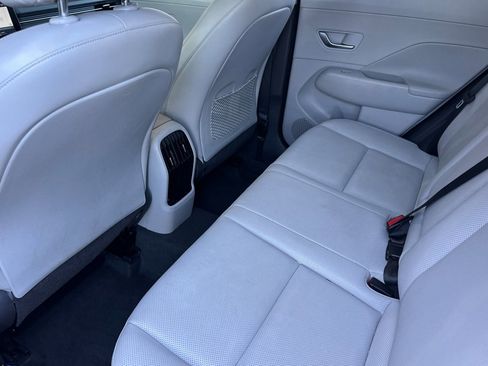 Used 2024 Hyundai Kona Limited FWD image 11