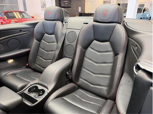 Used 2017 Maserati GranTurismo Sport RWD image 31