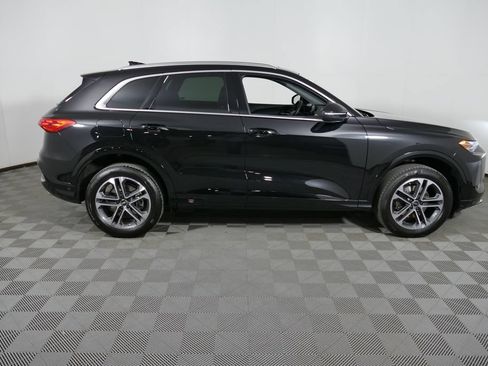 Certified 2025 Audi Q5 Premium w/ Convenience Package AWD/4WD image 2