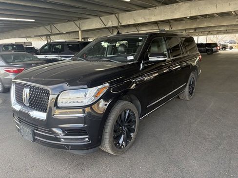 Used 2021 Lincoln Navigator L Reserve image 11