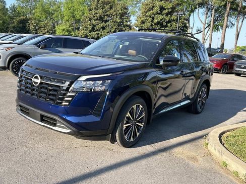 New 2026 Nissan Pathfinder Platinum AWD/4WD image 3
