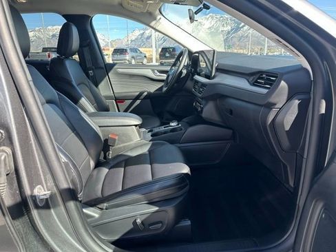 Used 2025 Ford Escape Platinum AWD/4WD image 17