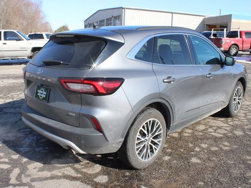 Used 2023 Ford Escape SE w/ PHEV Premium Package image 9