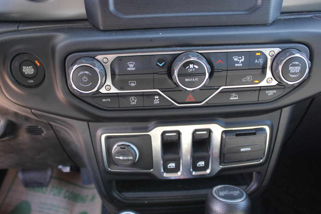 Used 2023 Jeep Wrangler Sport AWD/4WD image 17