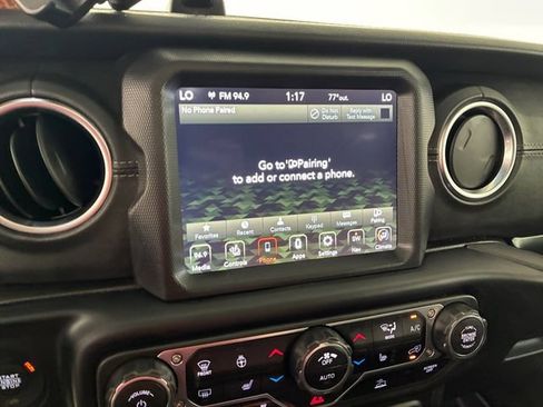 Used 2021 Jeep Wrangler Unlimited Sahara AWD/4WD image 26
