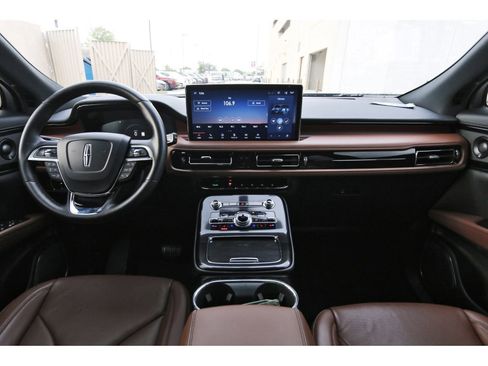 Used 2022 Lincoln Nautilus Reserve w/ Equipment Group 201A FWD image 11