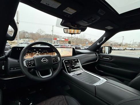 Used 2025 Nissan Armada Platinum Reserve image 29