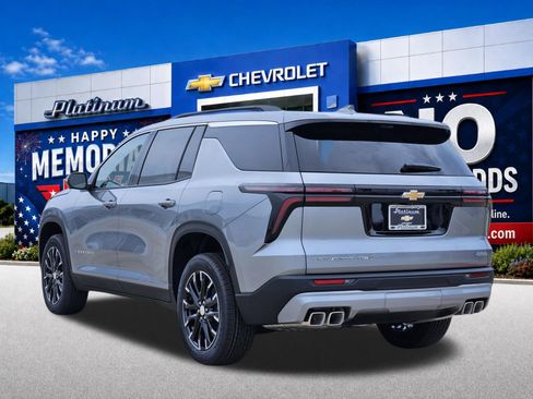 New 2026 Chevrolet Traverse LT w/ Sun and Wheel Package AWD/4WD image 4