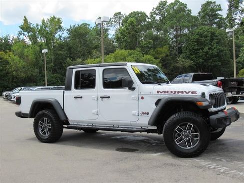 Certified 2024 Jeep Gladiator Mojave w/ Technology Group image 2