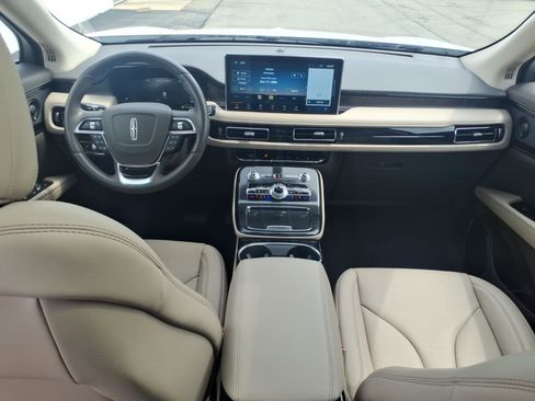 Used 2023 Lincoln Nautilus Reserve w/ Equipment Group 201A image 10