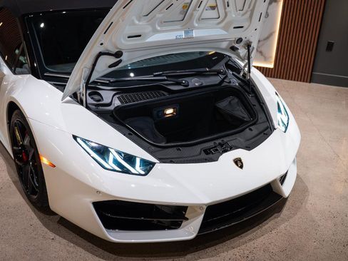 Used 2017 Lamborghini Huracan LP 580-2 RWD image 30