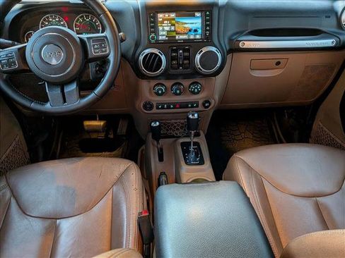 Used 2017 Jeep Wrangler Unlimited Sahara w/ Connectivity Group image 15