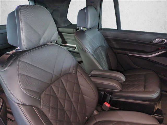 Used 2026 BMW X7 xDrive40i w/ M Sport Package AWD/4WD image 21