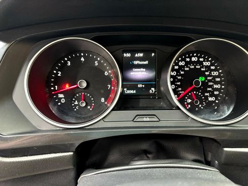 Used 2018 Volkswagen Tiguan SEL image 23