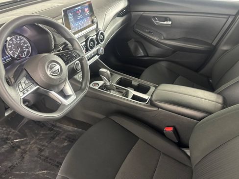 Used 2025 Nissan Sentra SV FWD image 7
