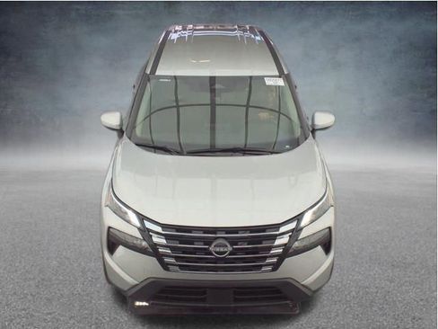 Used 2025 Nissan Rogue SV FWD image 3