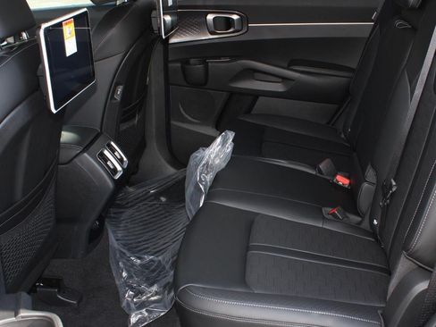 New 2026 Kia Sorento S AWD/4WD image 17