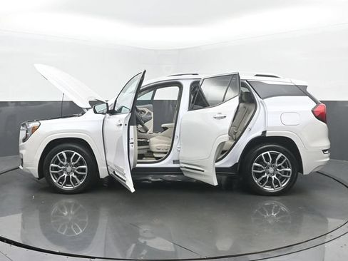 Used 2023 GMC Terrain Denali w/ Denali Premium Package AWD/4WD image 56