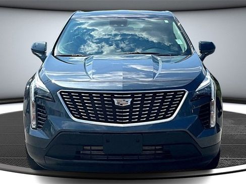 Used 2021 Cadillac XT4 Luxury w/ Cold Weather Package image 2